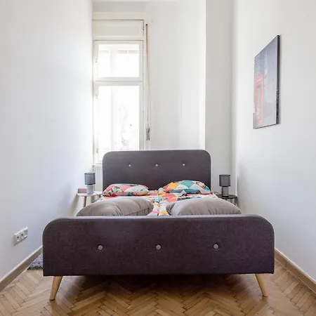 Spacious Three-bedroom In The Centre Apartament Budapeszt