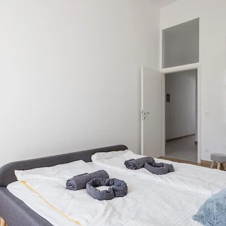 Spacious Three-bedroom In The Centre *