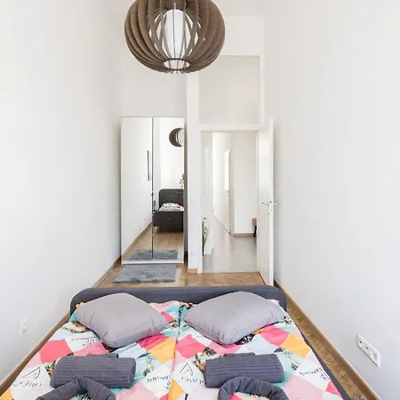 Spacious Three-bedroom In The Centre * Budapeszt
