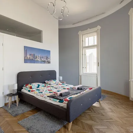 Spacious Three-bedroom In The Centre Apartament Budapeszt