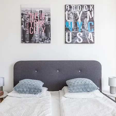 Spacious Three-bedroom In The Centre Apartament