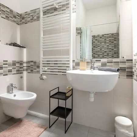 Spacious Three-bedroom In The Centre *